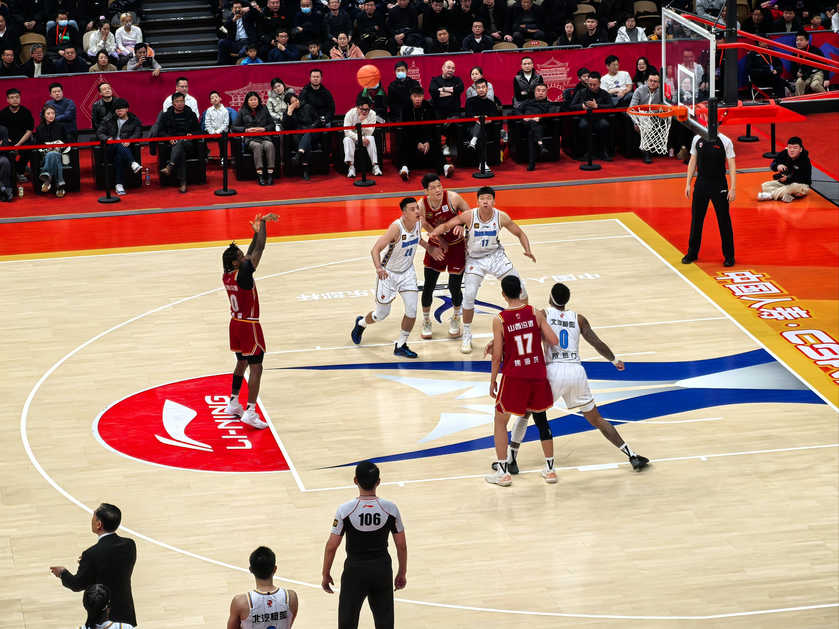 体育赛事激烈紧张,令人热血澎湃 体育赛事激烈紧张,令人热血澎湃