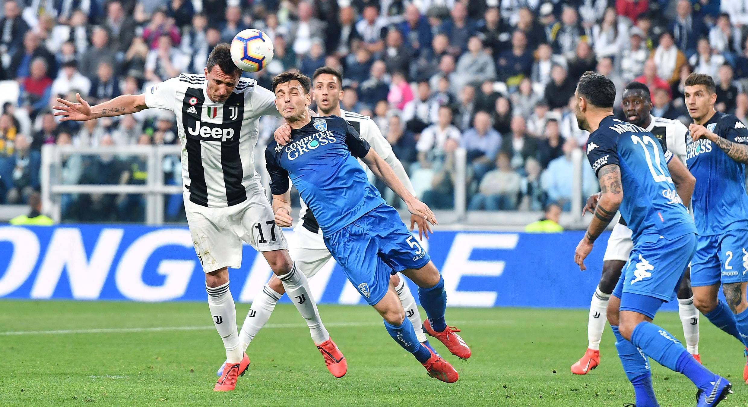 意大利队在比赛中完胜对手，豪取三分