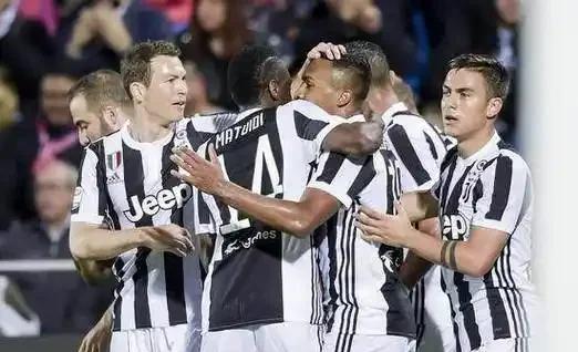 包含尤文图斯连胜，冠军形势一片大好的词条