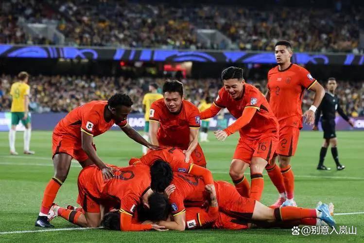 运动员们在赛场发挥出色，赢得了对手的尊重和崇拜